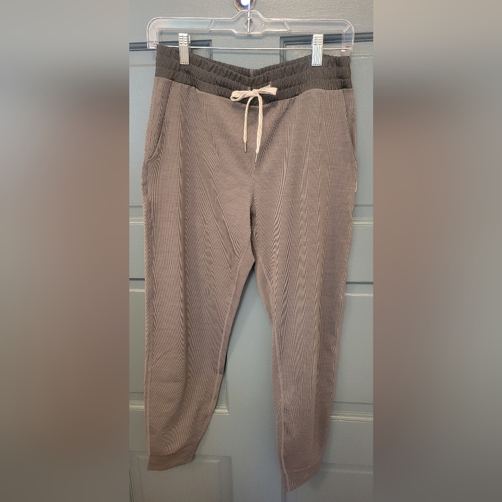 NWOT Vuori Lux Rib Performance Jogger Size Small